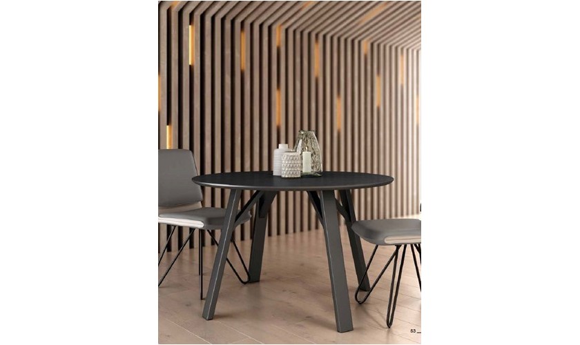 Mesa de comedor con patas de madera y sobre biselado 120cm de diametro y 22cm de espesor en Mallorca.