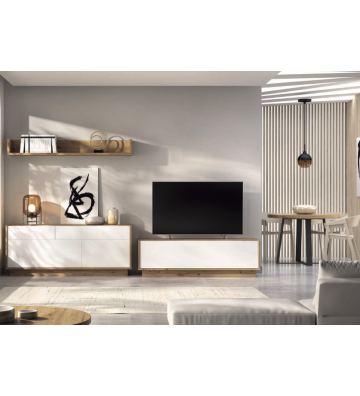 Composición de salón moderna en blanco y roble con zócalo continuo y estante mural